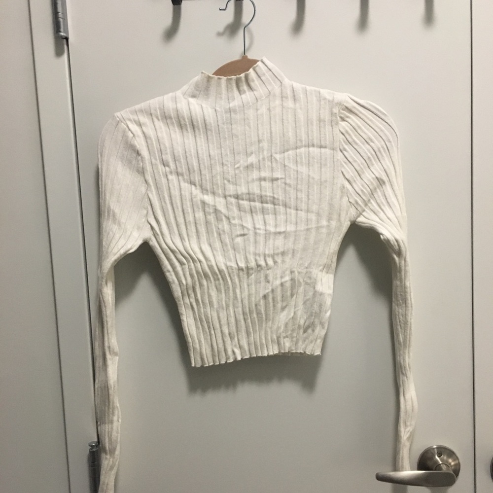 Mock neck crop top